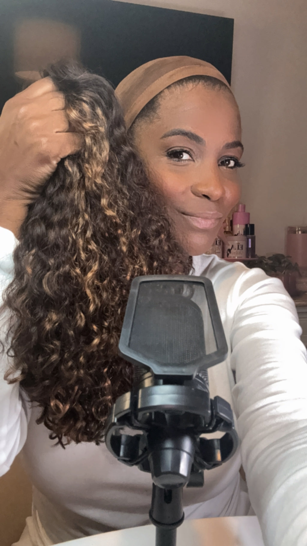 “Front LACE LADY LAURA”