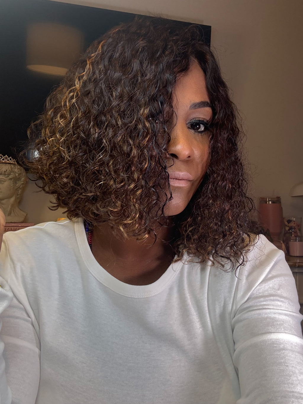 “Front LACE LADY LAURA”