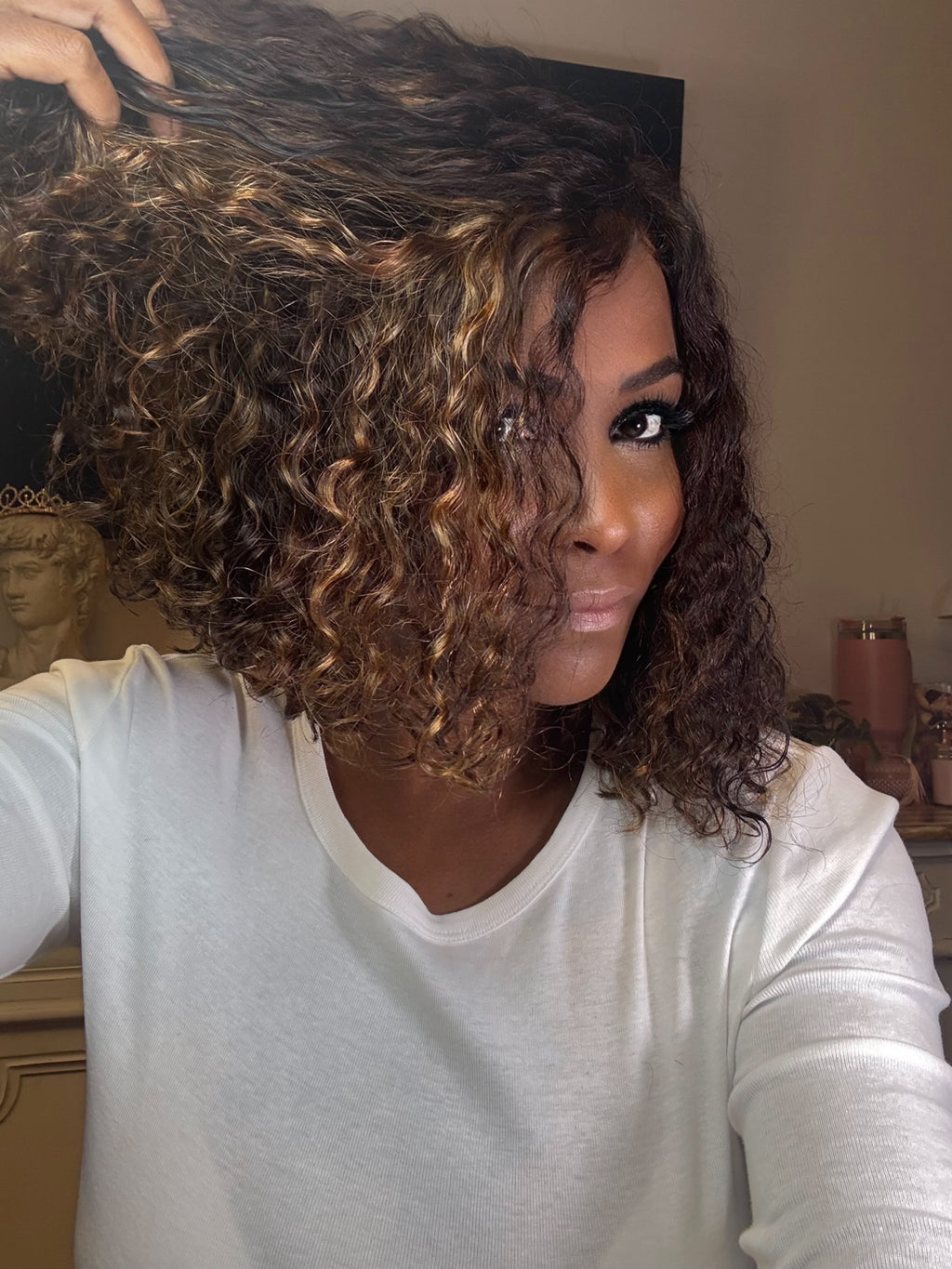 “Front LACE LADY LAURA”