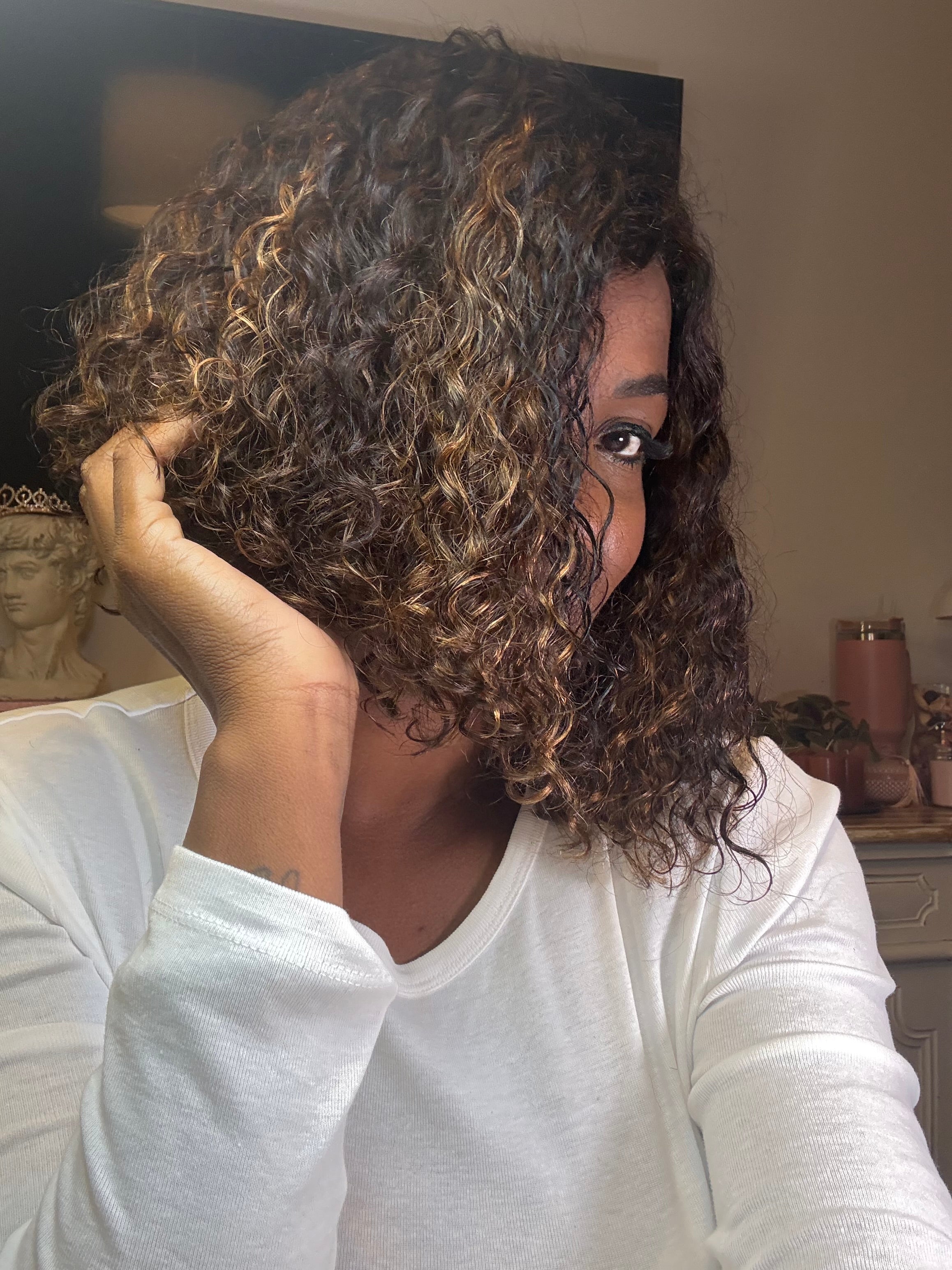 “Front LACE LADY LAURA”